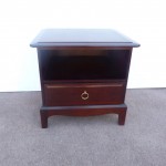 8900-stag-bedside